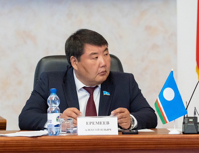 Парламентарии ДФО предложили изменить условия назначения накопительной пенсии 