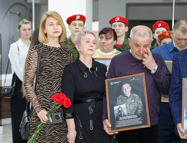 В Еврейской автономной области открыли выставку «Отец Героя»