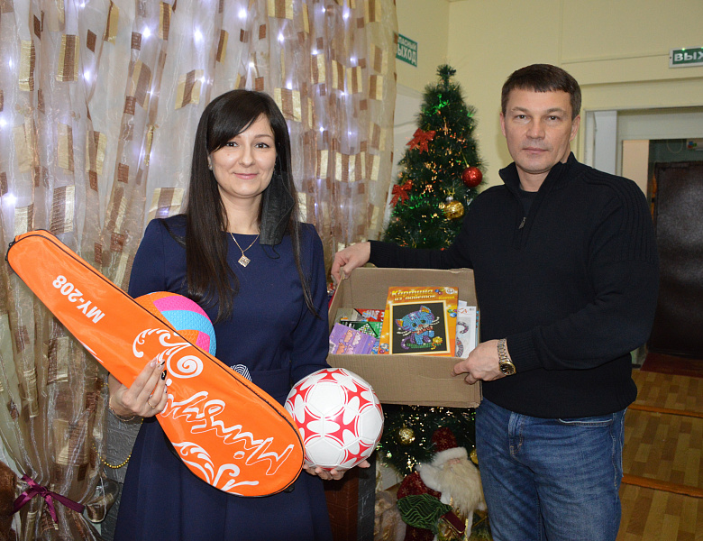 Депутаты и аппарат Законодательного Собрания Амурской области исполняют новогодние желания маленьких амурчан