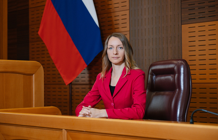 Екатерина Снежко избрана спикером амурского парламента