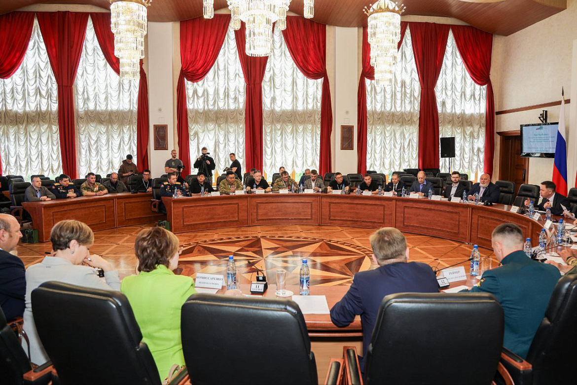 Поддержка участников СВО: в ЕАО состоялся «круглый стол» с участием парламентариев и ветеранов