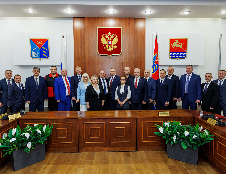 Депутаты Магаданской областной Думы восьмого созыва получили удостоверения об избрании