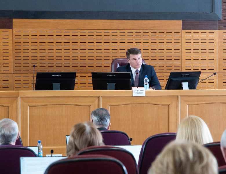 Законодательное Собрание Амурской области расширило круг лиц, имеющих право на внеочередной личный прием