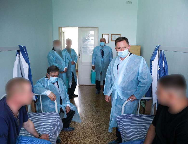 Роман Бойко и Владимир Джабаров побывали в Биробиджанском военном госпитале