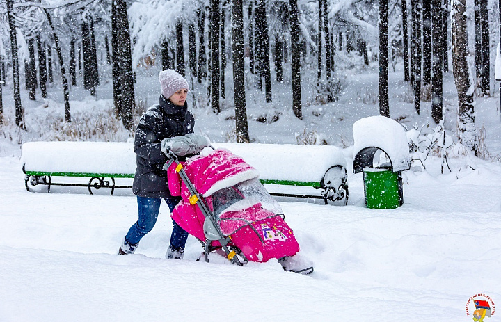 Пакет законов о поддержке колымских семей с детьми приняли депутаты Магаданской областной Думы