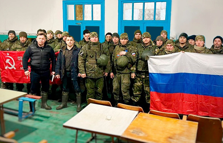 Руководители области встретились с бойцами из ЕАО в зоне спецоперации