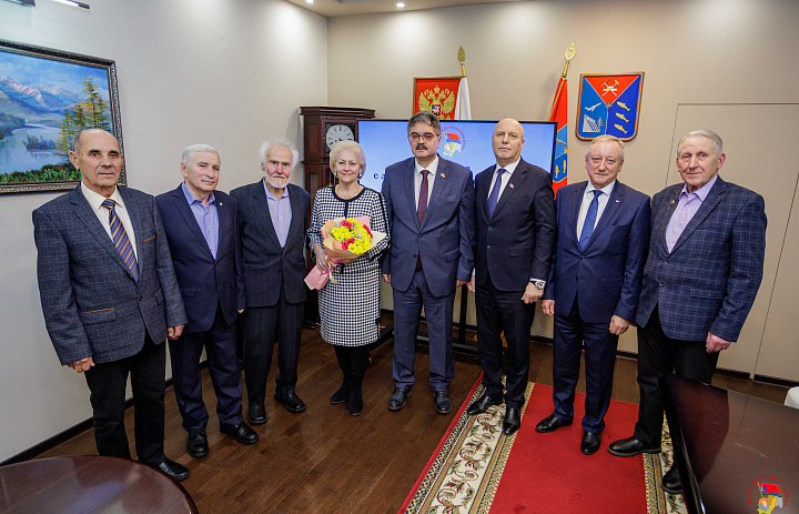 «Золотой фонд» Колымы собрался в Магаданской областной Думе в день рождения региона