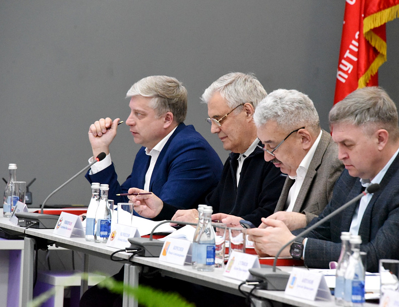 Проблемы молодежи: Марий Эл и Хабаровский край